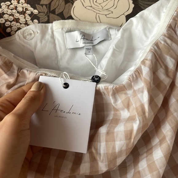 NWT L'Academie The Puff Sleeve blouse in taupe gingham size small - Picture 7 of 10